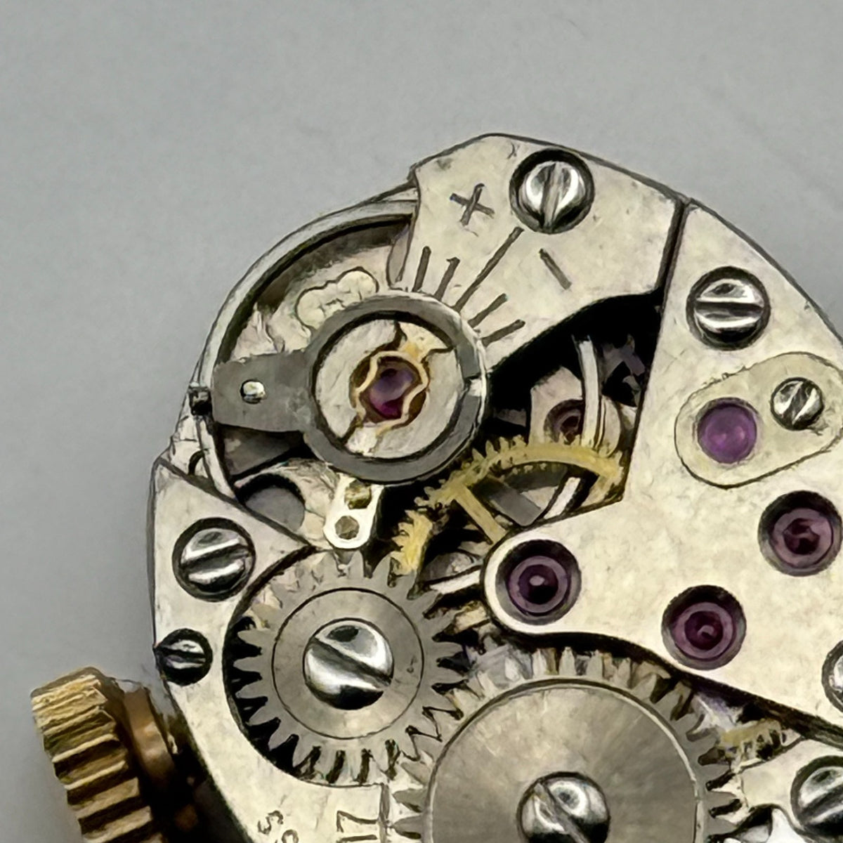 FEF 6662 Watch Movement Running Avia Swiss 17 Jewels Manual Wind Parts 15.3mm