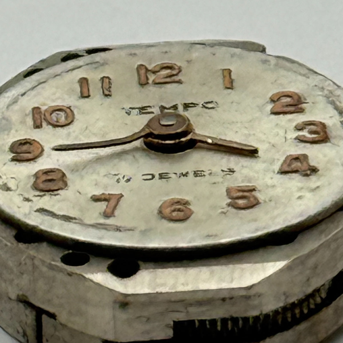 Tempo Watch Movement 17 Jewels Swiss Manual Wind Vintage Parts Repair 12.7mm