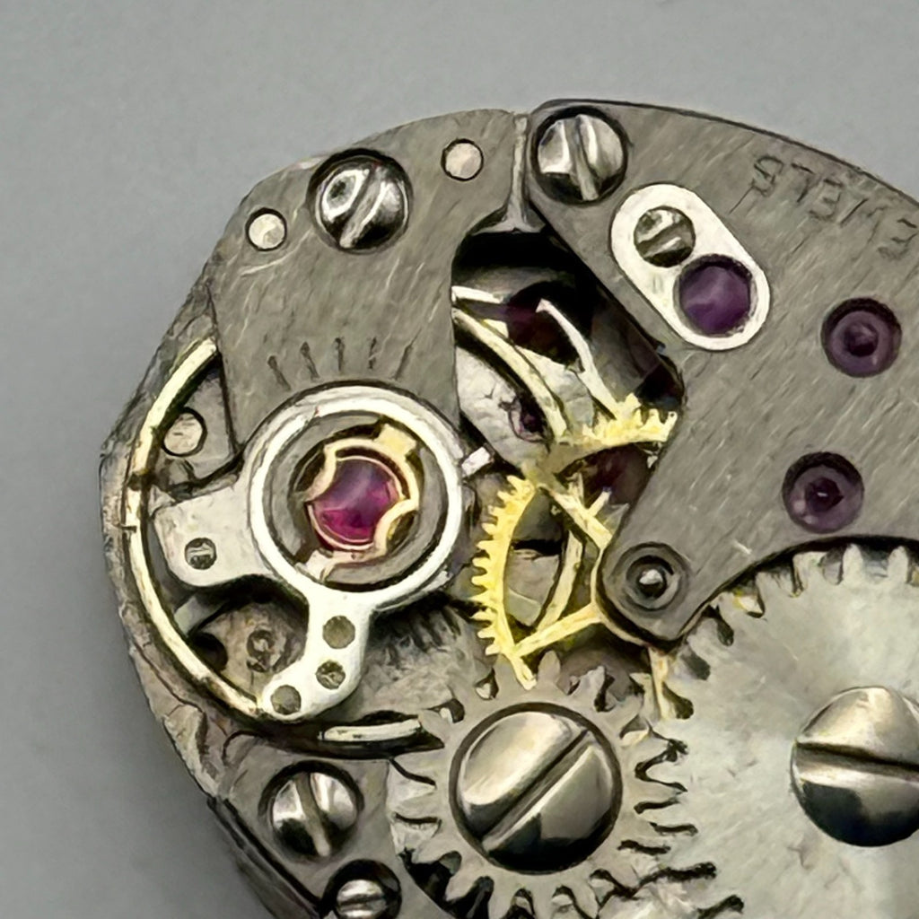 PUW 1075 Watch Movement Running Astoria 17 Jewels Swiss Manual Wind Parts 12.9mm
