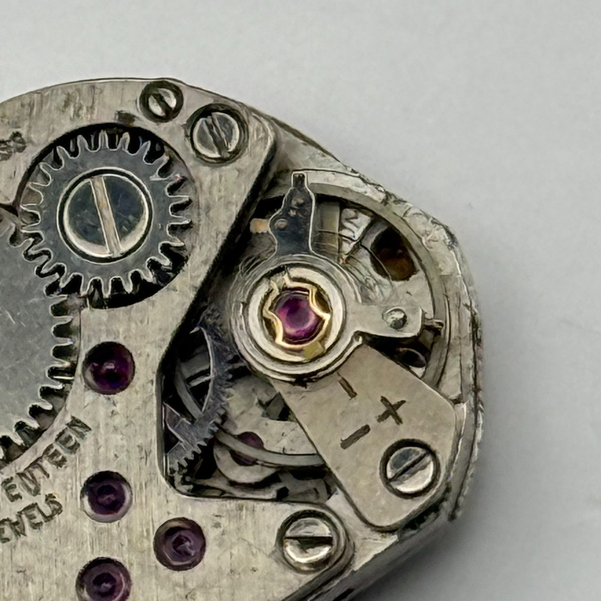 FHF Watch Movement 17 Jewels Swiss Manual Wind Vintage Parts Repair 9mm