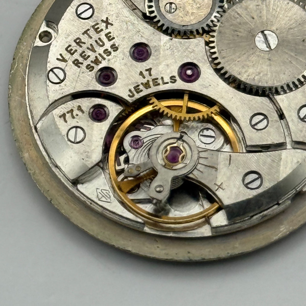 Vertex Revue 77.1 Watch Movement - 17 Jewels - For Parts / Repair - 29mm