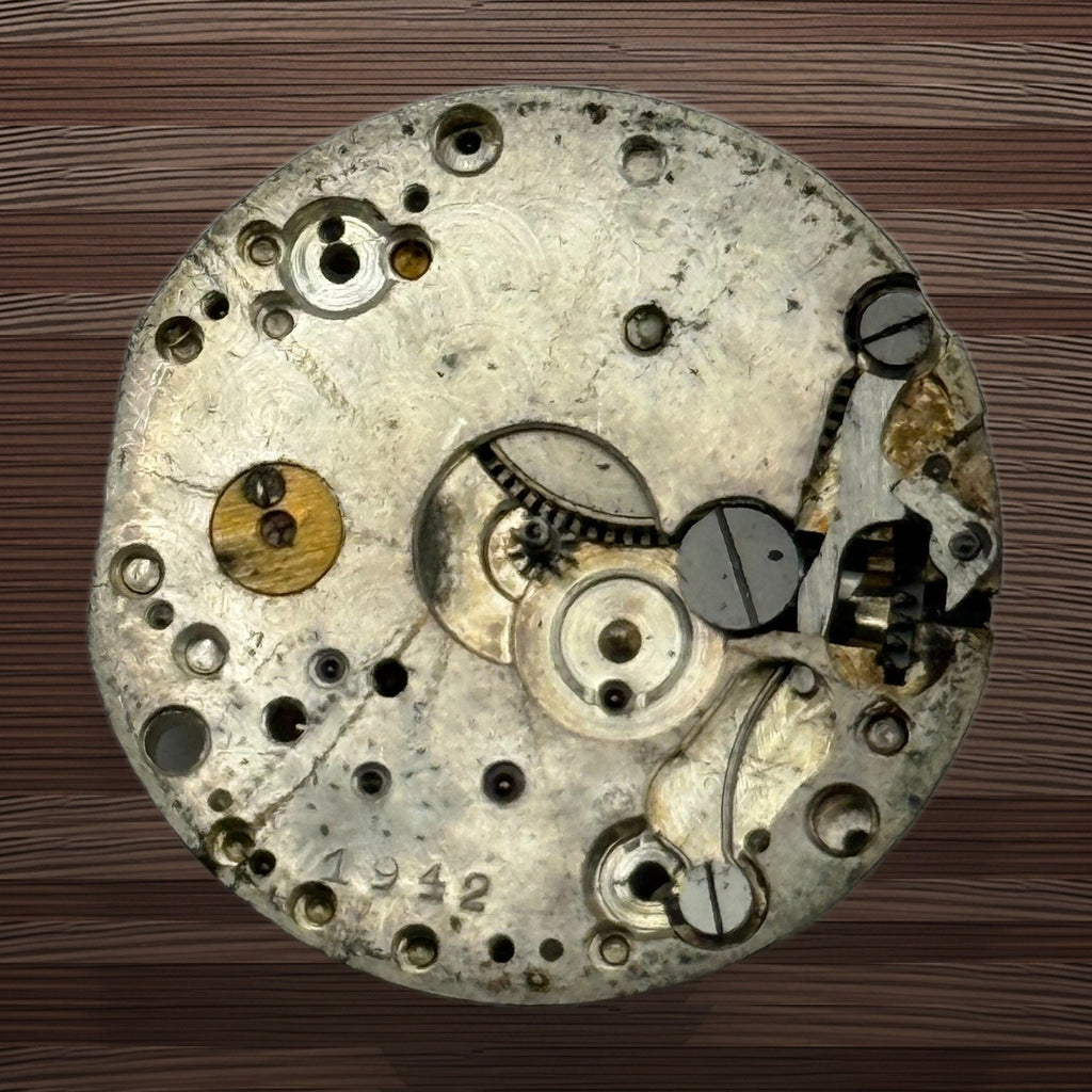 Unidentified Watch Movement - For Parts / Repair - 23.2mm
