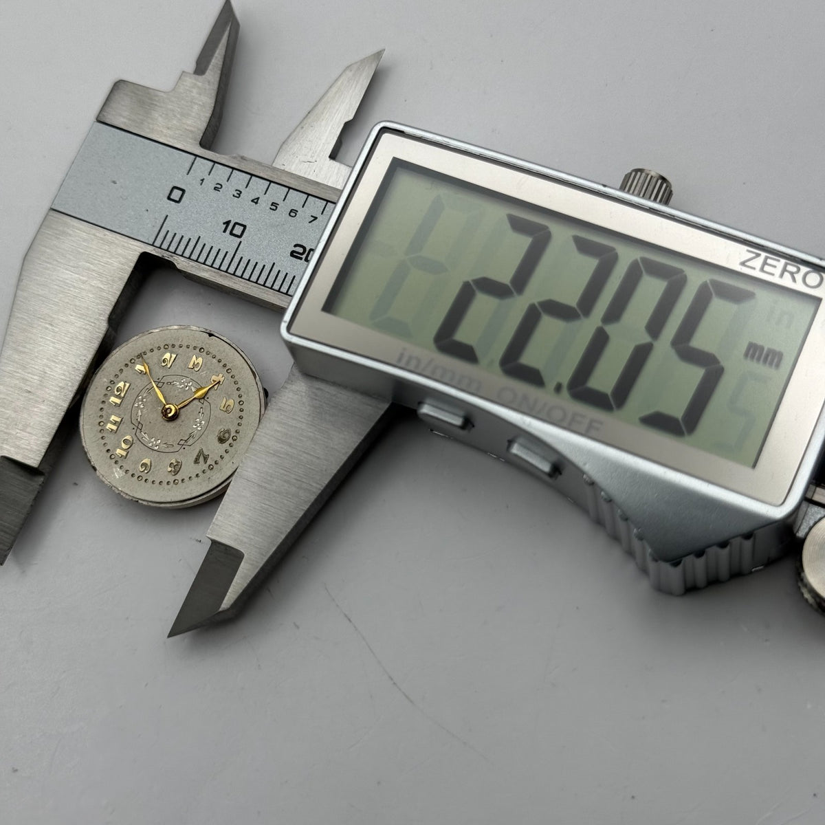 Unidentified Watch Movement Swiss Made Manual Wind Vintage Parts Repair 21.9mm